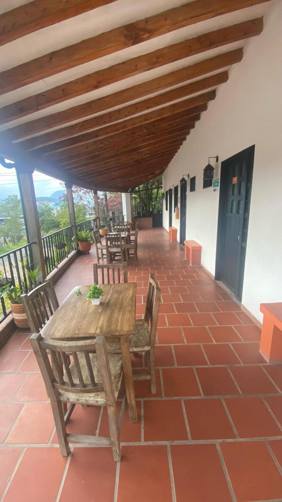 Hotel Balcones De La Casona à Guatapé Extérieur photo